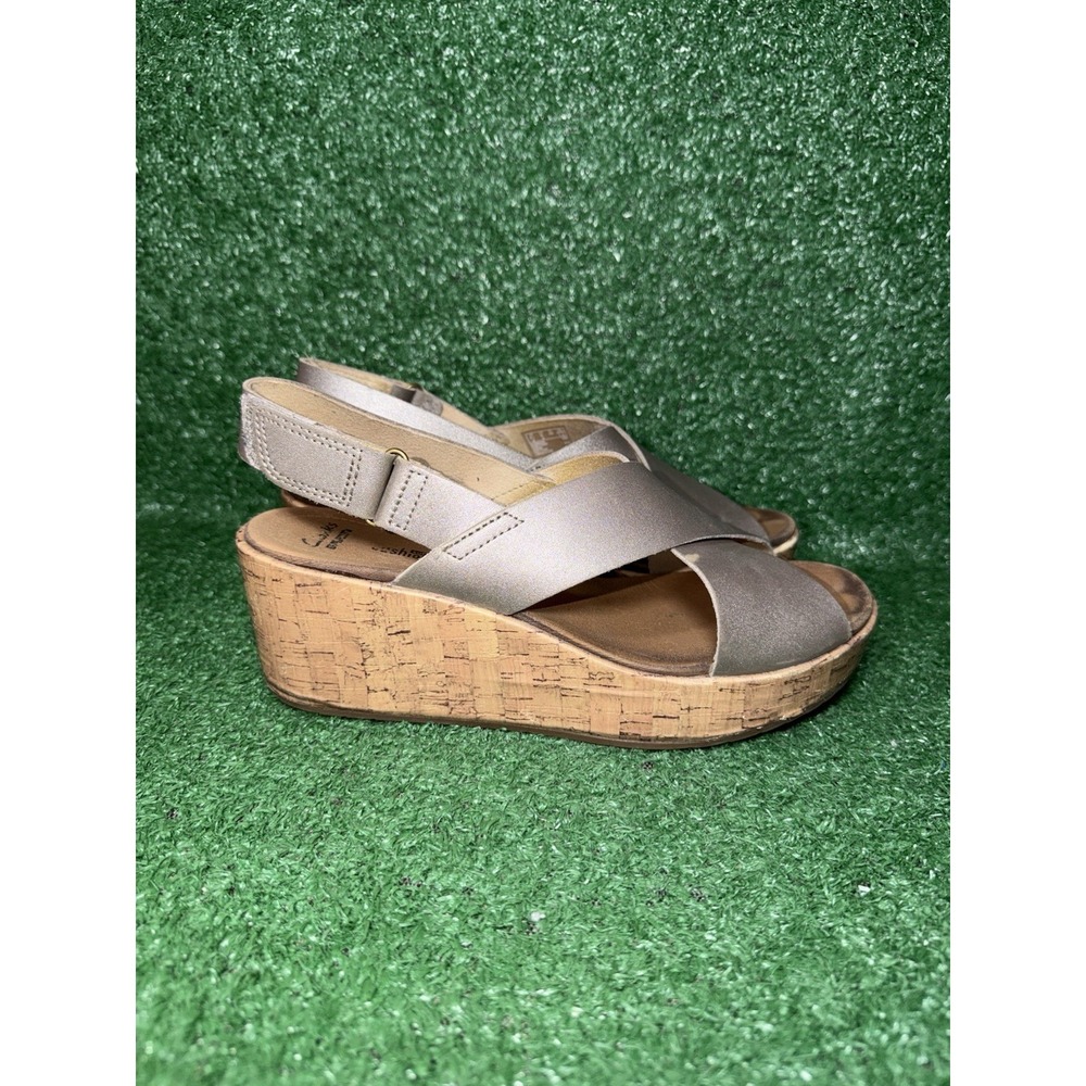 Clarks Collection Womens 9 Soft Cushion Stasha Hale Metallic Strap Wedge Sandals
